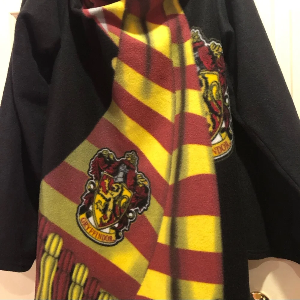 Harry Potter Wearable Adult Blanket With Sleeves Unisex with Hogwarts socks